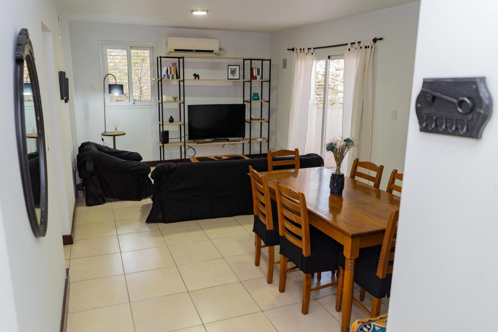 Apartment Depto Moderno Con Cochera, En La Mejor Zona De Mendoza