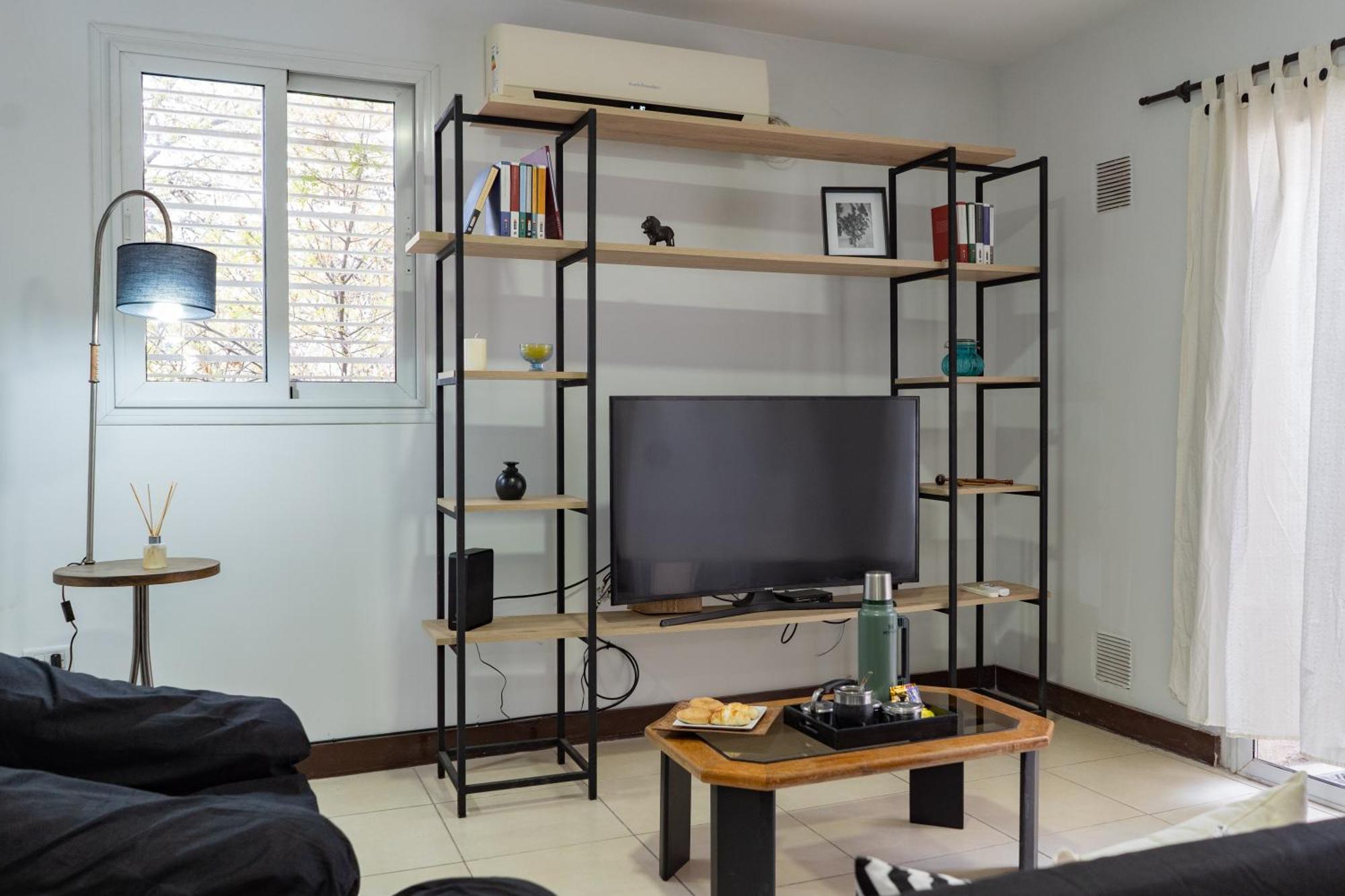 Apartment Depto Moderno Con Cochera, En La Mejor Zona De Mendoza